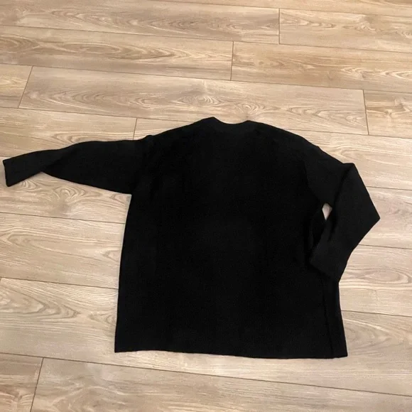 Aerie Black V-Neck Sweater - Picture 5 of 6